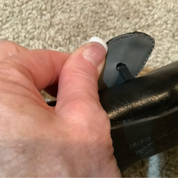 Comfortable black Life Stride Soft System Mary Jane’s with small heel size 7 - Picture 8 of 8